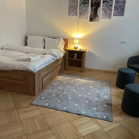 Stylish Studio In Heart Of Old Town Bucharest Exterior photo